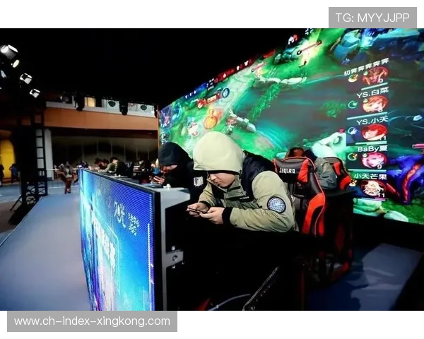 《电竞比赛现场：氛围热烈斗志昂扬》，电竞比赛场景